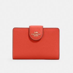 COACH LEATHER Medium Corner Zip ID Wallet In Gorgeous Mango - NWT!